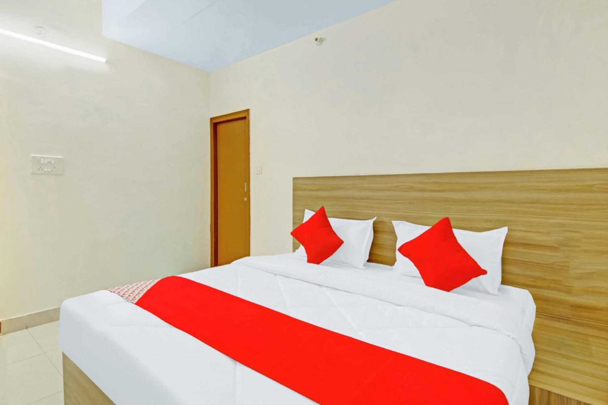 Oyo Flagship 80772 Hotel The Grand Rdc Ghaziabad Εξωτερικό φωτογραφία